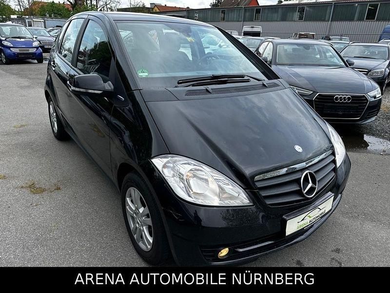 Gebraucht Mercedes A180 116 PS (85 kW) 2009 Kosmosschwarz  metalliclack Limousine