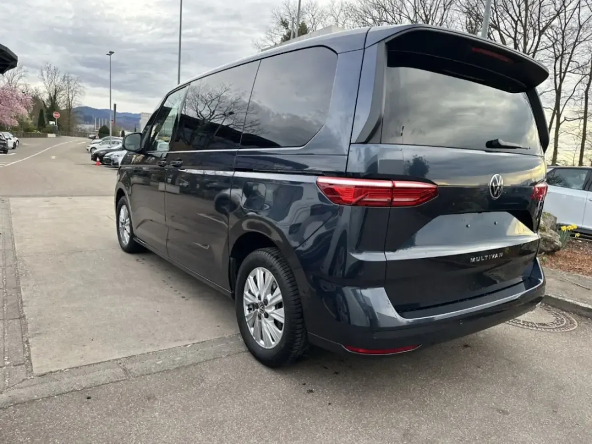 Usata VW Multivan Basis 150 CV (110 kW) 2024 Monovolume