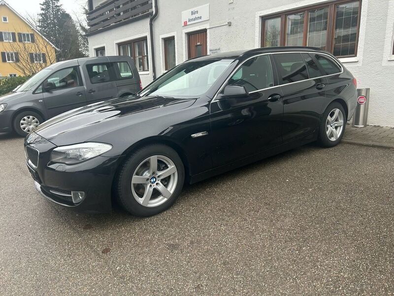 Schwarz Gebraucht 2013 BMW 520 Kombi | 9.790 € (Fairer Preis) - Bild 1/4