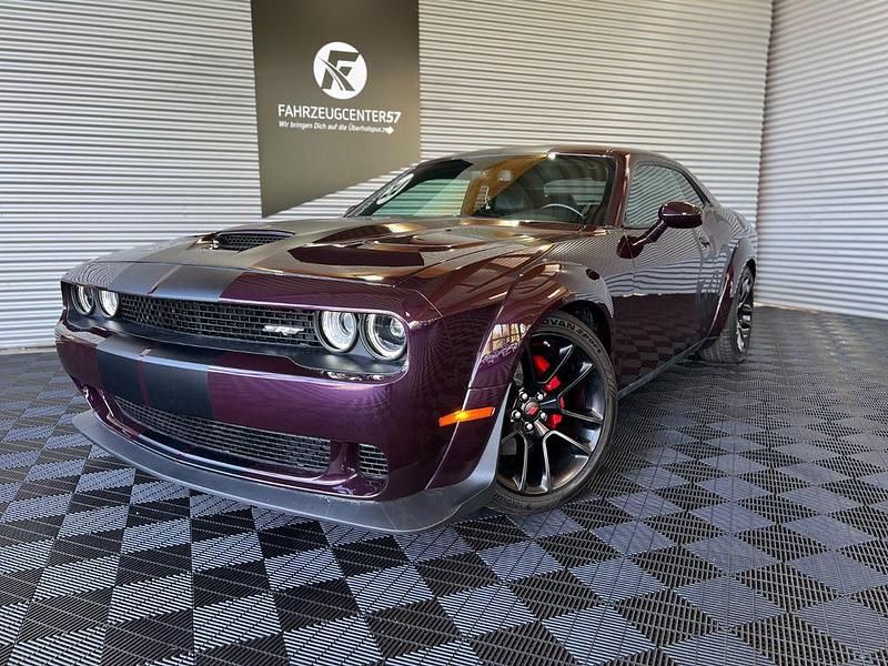 Violett Gebraucht 2021 Dodge Challenger Coupé | 39.900 € (Etwas zu teuer) - Bild 1/4