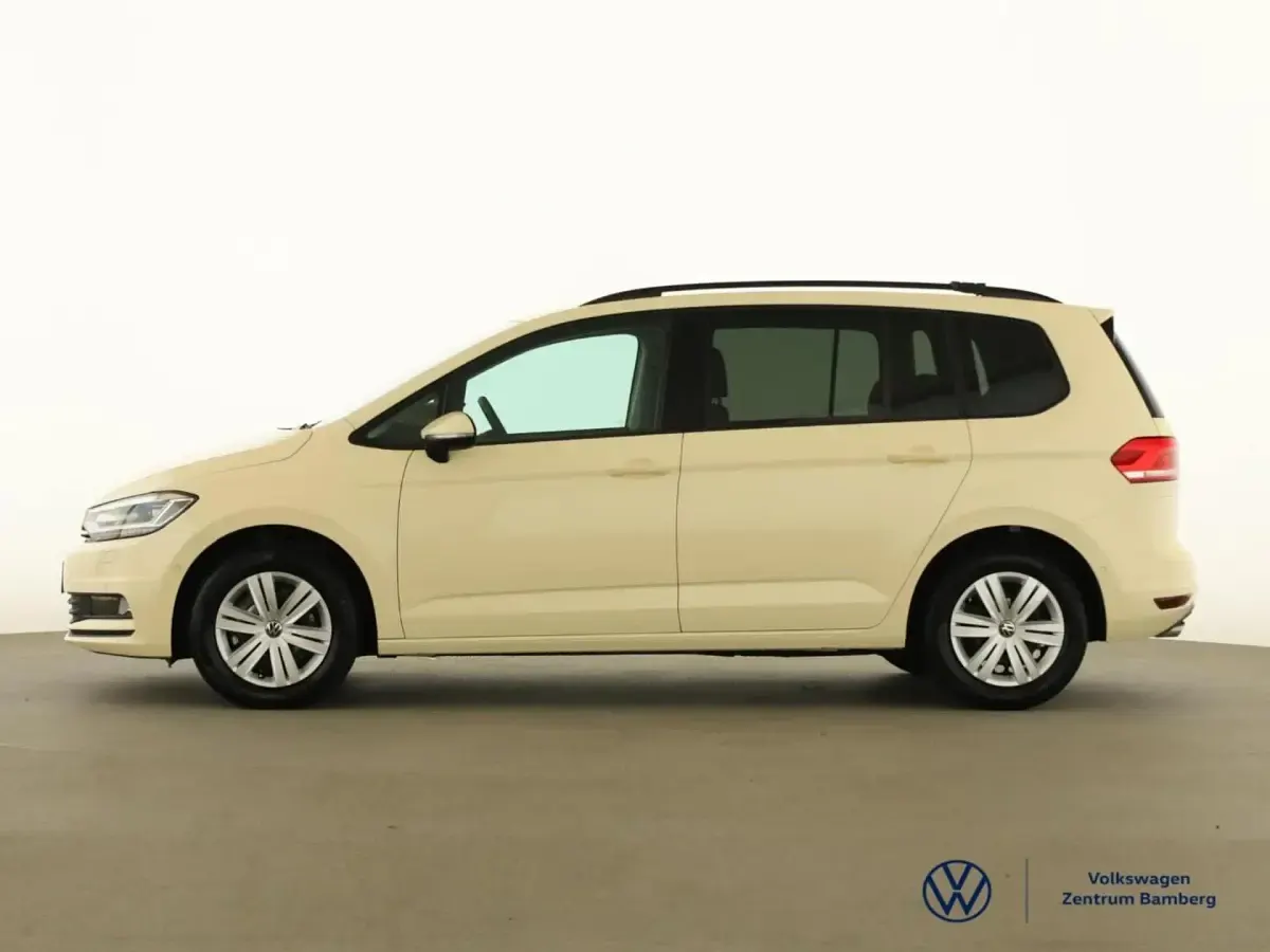 Neu VW Touran Trendline 150 PS (110 kW) 2025 Beige Van / Kleinbus