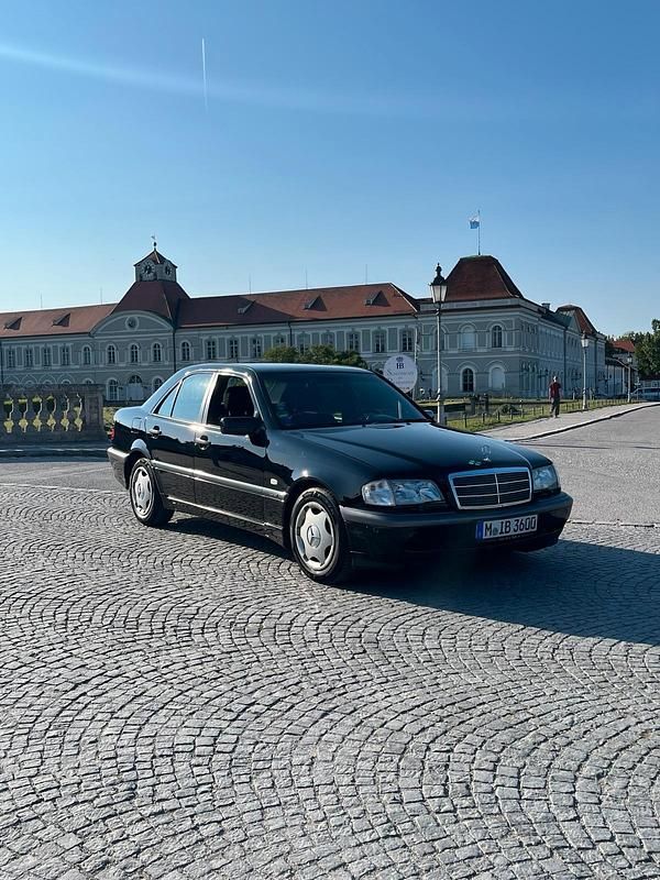 Schwarz Gebraucht 1999 Mercedes C240 Limousine | 4.900 € (Superpreis) - Bild 1/4