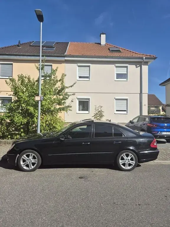 Gebraucht Mercedes E300 Classic 211 PS (155 kW) 2008 Schwarz Limousine
