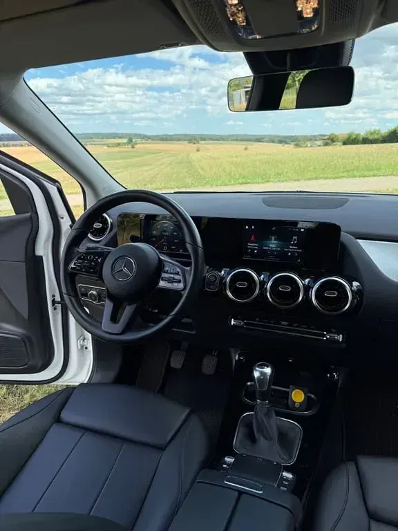 Gebraucht Mercedes B180 Style 136 PS (100 kW) 2021 Silber Kleinwagen