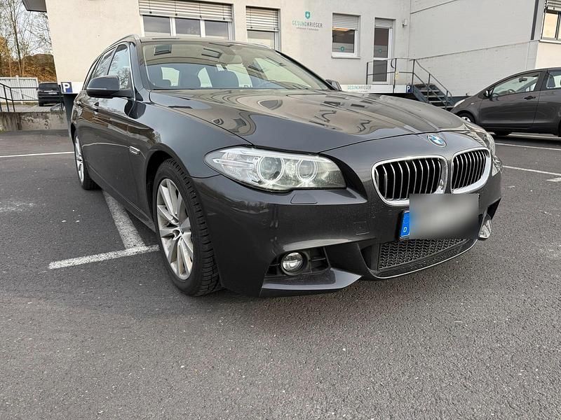 Gebraucht BMW 520 190 PS (139 kW) 2016 Grau Kombi