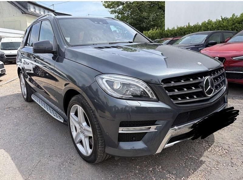 Grau Gebraucht 2012 Mercedes ML350 SUV | 13.000 € (Superpreis) - Bild 1/4