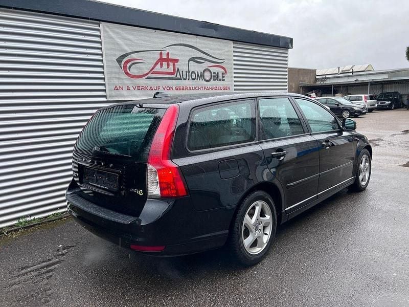Gebraucht Volvo V50 114 PS (83 kW) 2011 Schwarz Kombi