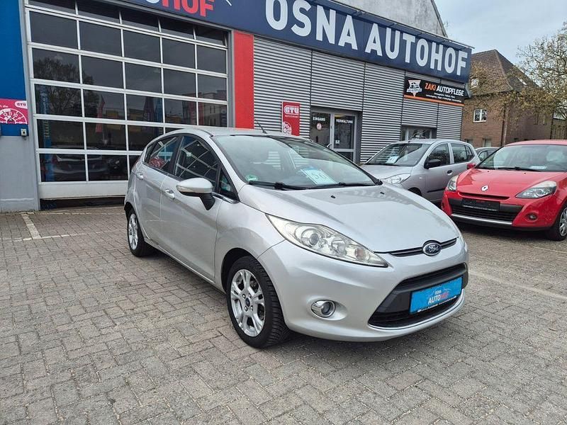 Gebraucht Ford Fiesta Titanium 82 PS (60 kW) 2012 Grau Kleinwagen