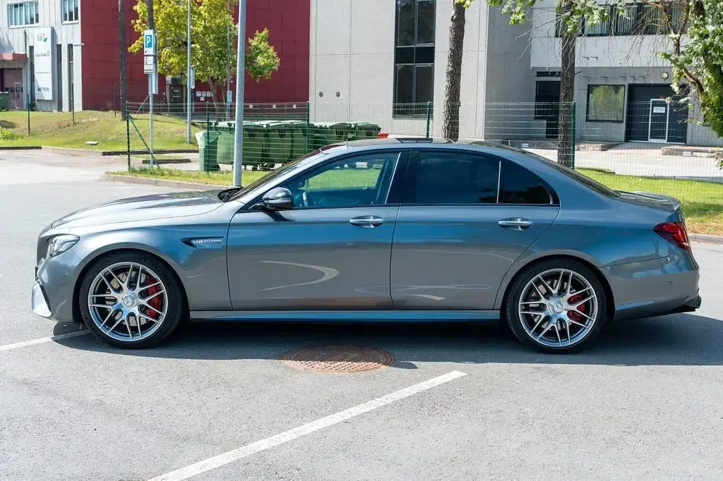 Gebraucht Mercedes E63S AMG AMG 612 PS (450 kW) 2020 Grau Limousine