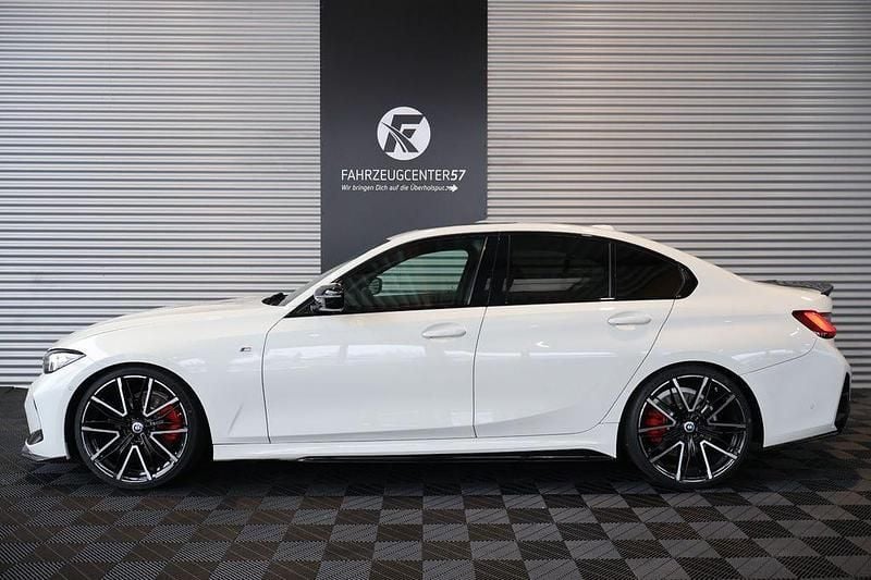 Gebraucht BMW 330 M Performance 245 PS (180 kW) 2023 Weiß Limousine