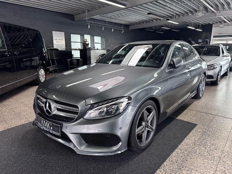 Grau Gebraucht 2017 Mercedes C180 AMG line Limousine | 18.499 € (Fairer Preis) - Bild 1/4