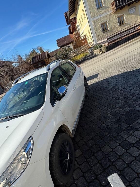 Gebraucht Peugeot 2008 Access 82 PS (60 kW) 2014 Weiß SUV