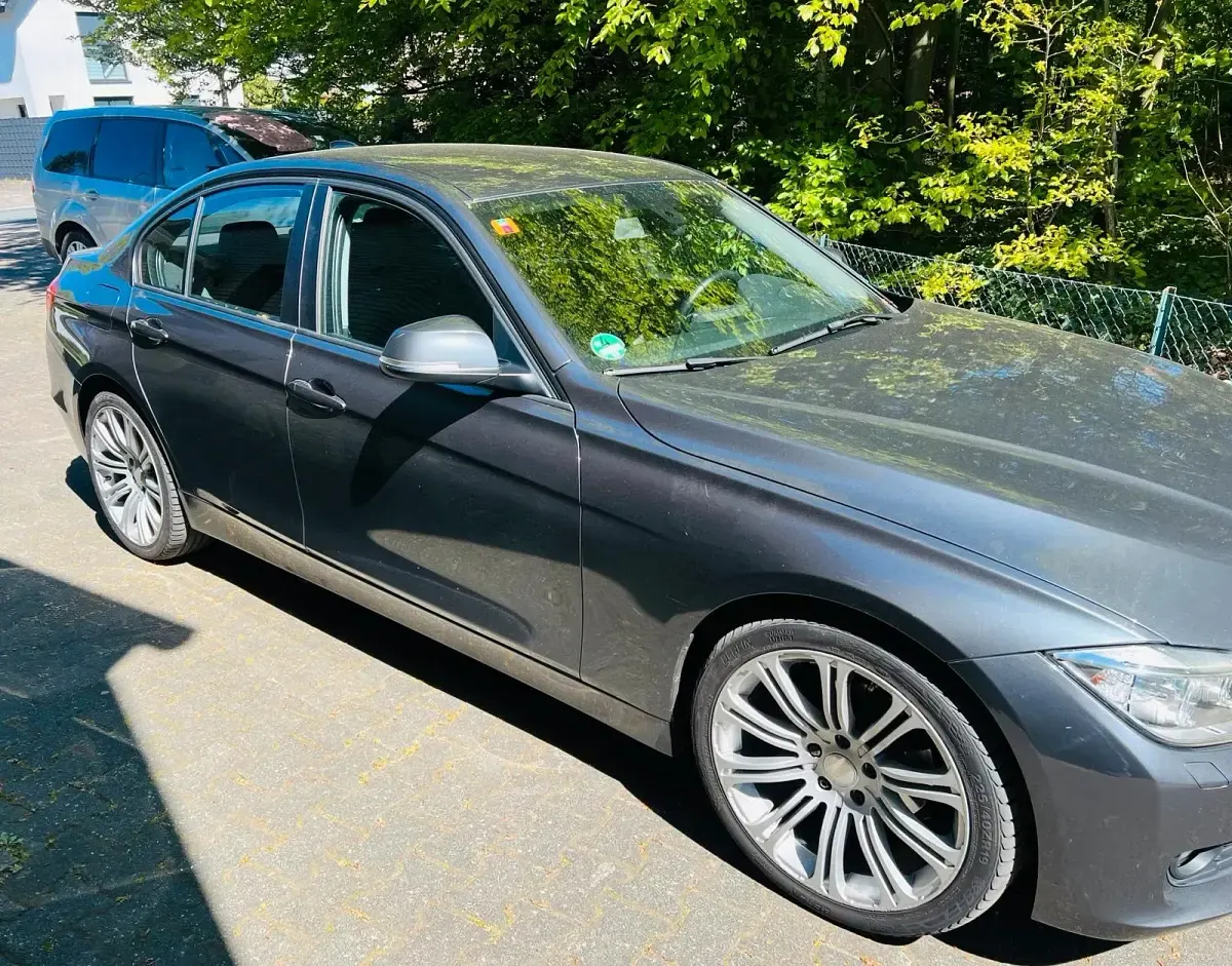 Second-hand BMW 320 184 CP (135 kW) 2012 Gri Berlinǎ