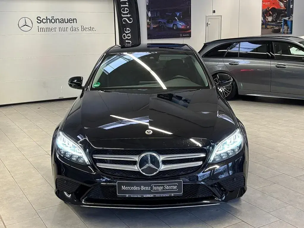 Gebraucht Mercedes E300 Avantgarde 211 PS (155 kW) 2021 Schwarz Limousine