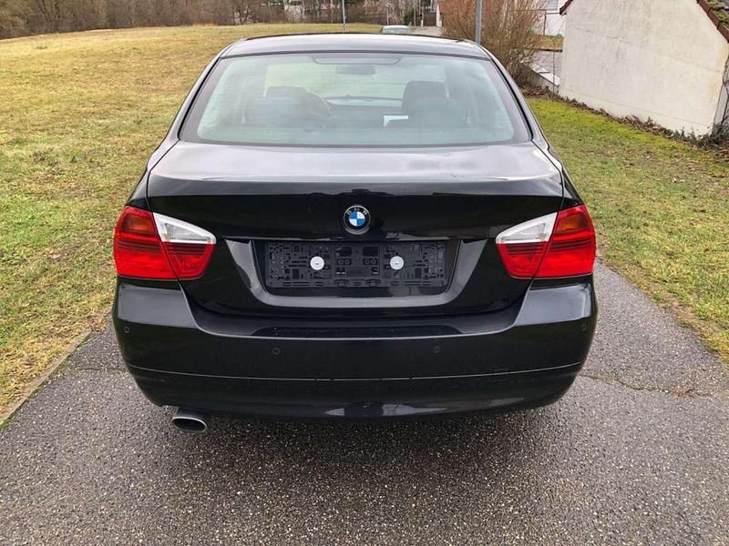 Gebraucht BMW 318 143 PS (105 kW) 2008 Schwarz Limousine