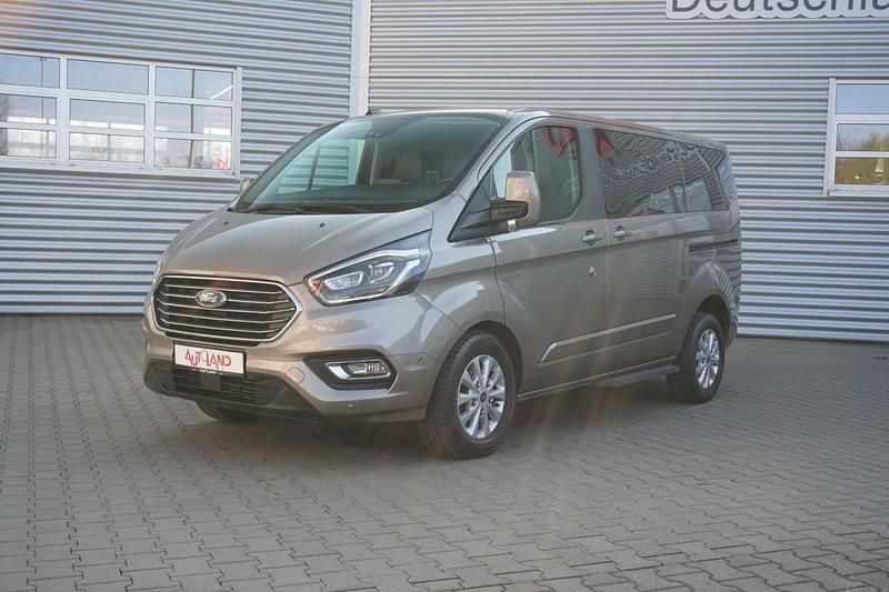Gebraucht Ford Tourneo Custom Titanium 131 PS (96 kW) 2020 Grau Van