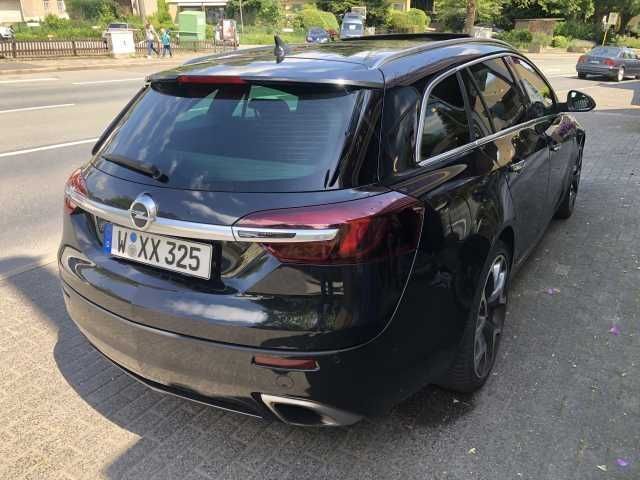 Gebraucht Opel Insignia OPC 325 PS (239 kW) 2015 Schwarz metallic Kombi