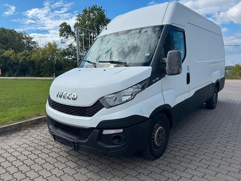 Weiß Gebraucht 2017 Iveco Daily Limousine | 11.499 € (Superpreis) - Bild 1/4