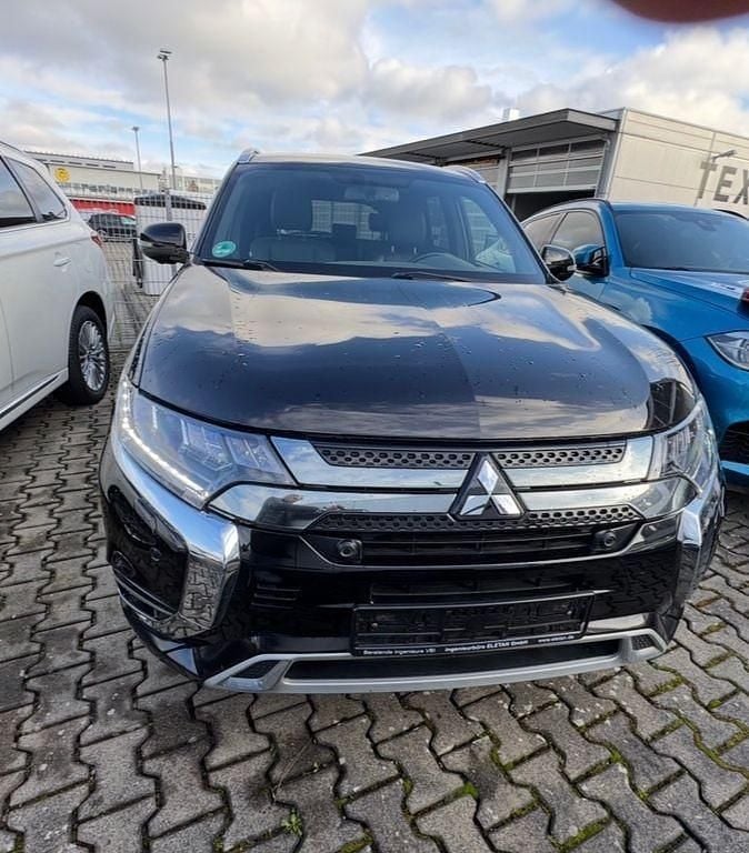 Gebraucht Mitsubishi Outlander P-HEV Top 135 PS (99 kW) 2019 Schwarz SUV