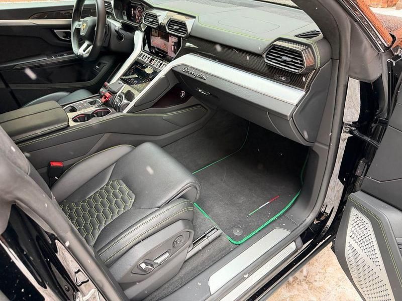 Second-hand Lamborghini Urus 650 CP (478 kW) 2021 Negru SUV