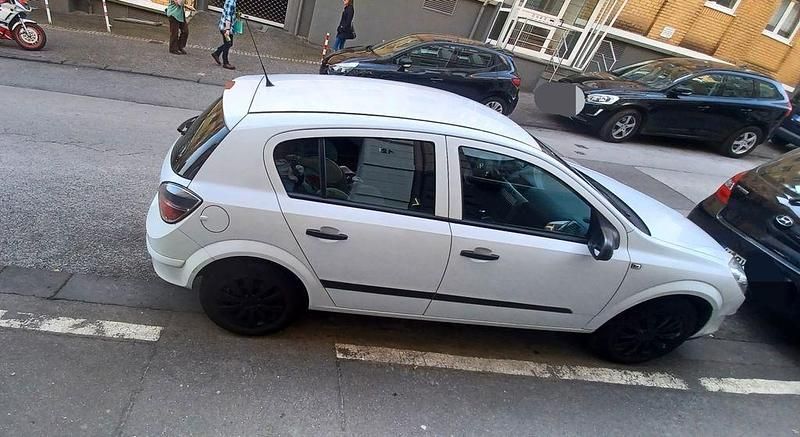 Gebraucht Opel Astra Edition 90 PS (66 kW) 2009 Weiß Limousine