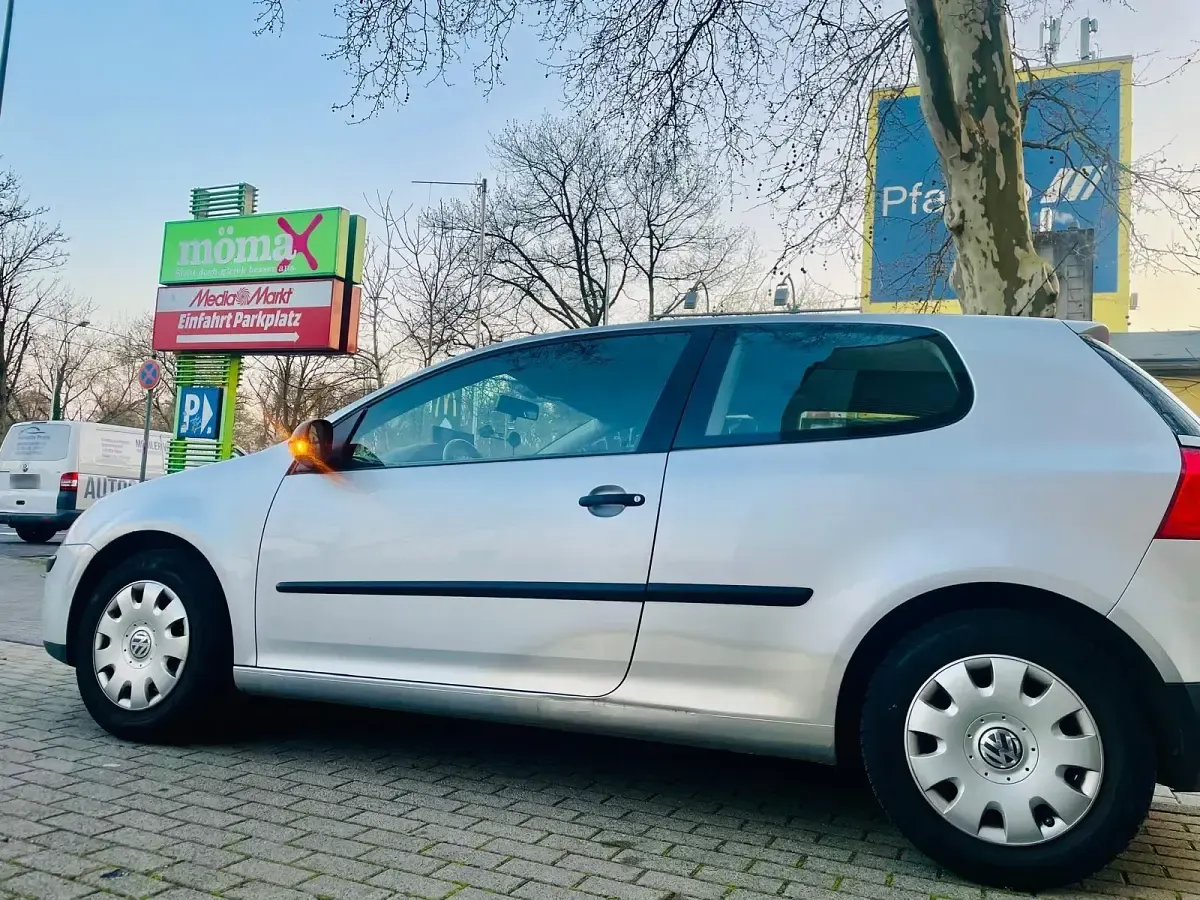 Gebraucht VW Golf V 80 PS (58 kW) 2007 Silber Kleinwagen