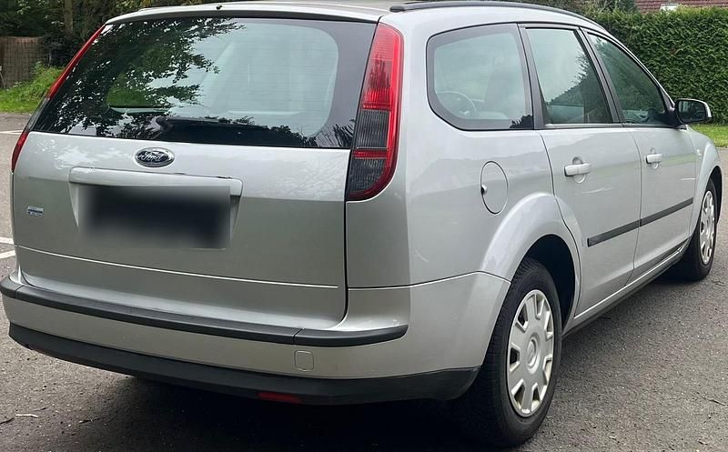 Gebraucht Ford Focus 109 PS (80 kW) 2006 Silber Kombi