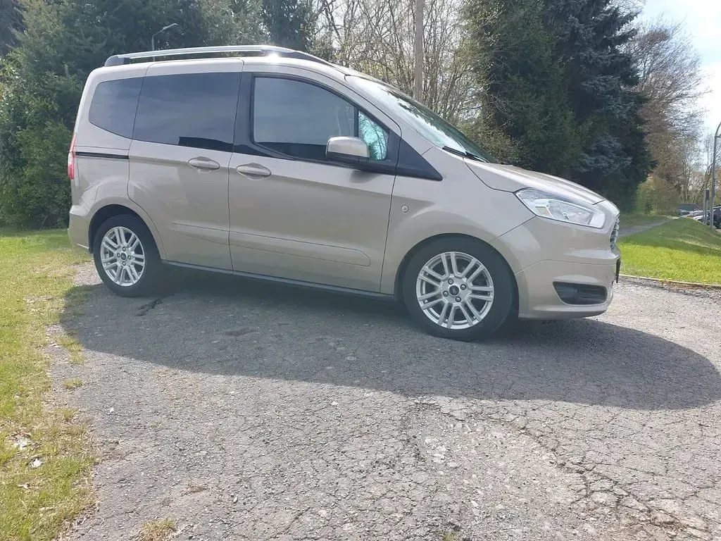 Gebraucht Ford Tourneo Courier 101 PS (74 kW) 2015 Beige Van / Kleinbus