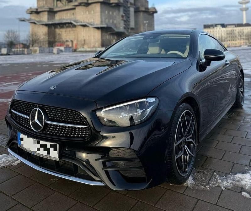 Schwarz Gebraucht 2023 Mercedes E200 AMG Coupé | 44.700 € (Guter Preis) - Bild 1/4