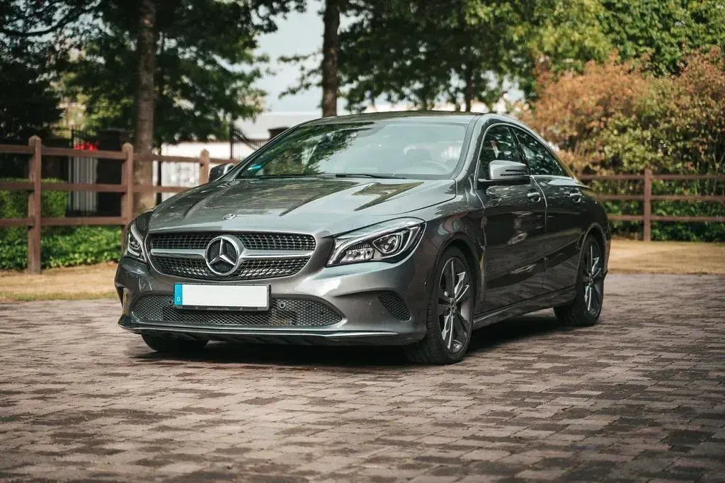 Gebraucht Mercedes CLA200 136 PS (100 kW) 2018 Silber Coupé