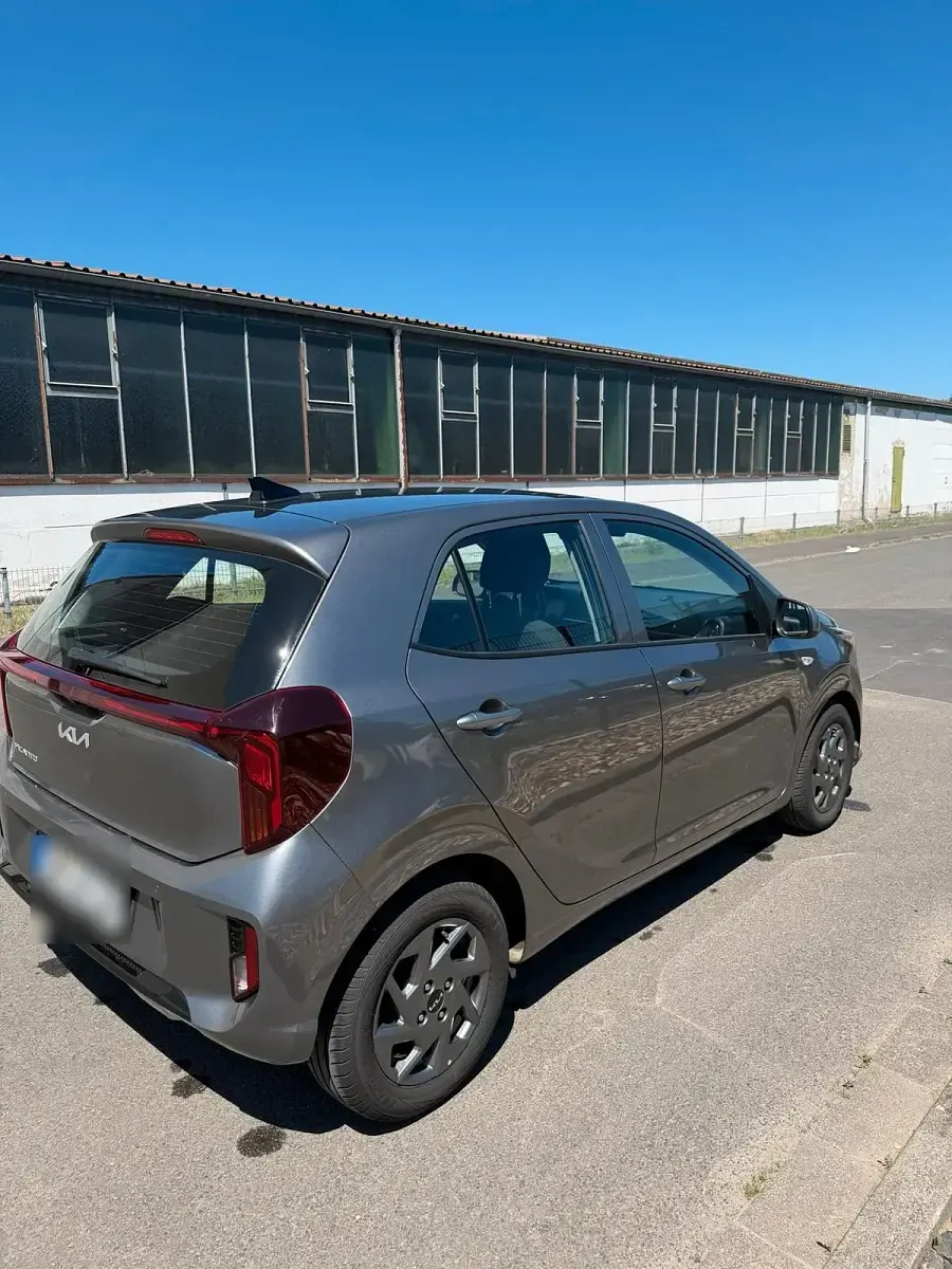Gebraucht Kia Picanto 63 PS (46 kW) 2024 Grau Kleinwagen