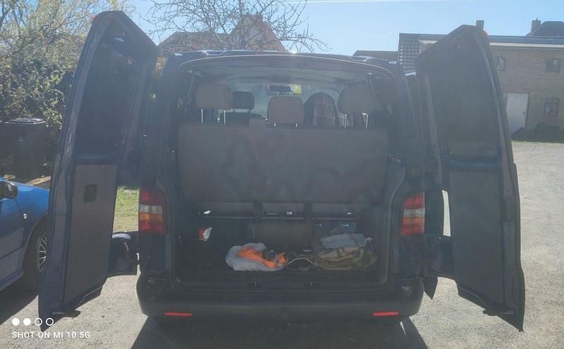 Gebraucht VW T5 131 PS (96 kW) 2010 Blau Van