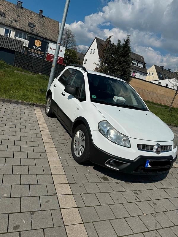 Gebraucht Fiat Sedici 120 PS (88 kW) 2011 Weiß SUV