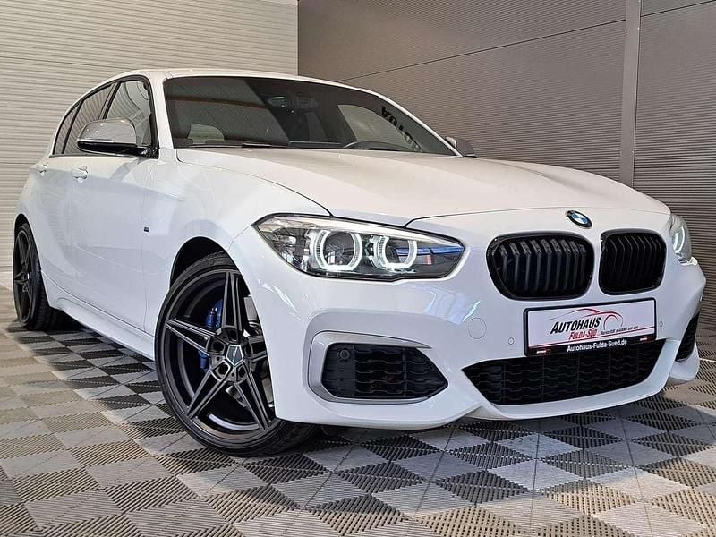 Weiß Gebraucht 2019 BMW M140 M Sport Limousine | 36.970 € (Guter Preis) - Bild 1/3