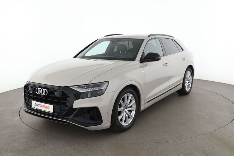 Beige Gebraucht 2020 Audi Q8 Ambiente SUV | 58.170 € (Guter Preis) - Bild 1/4