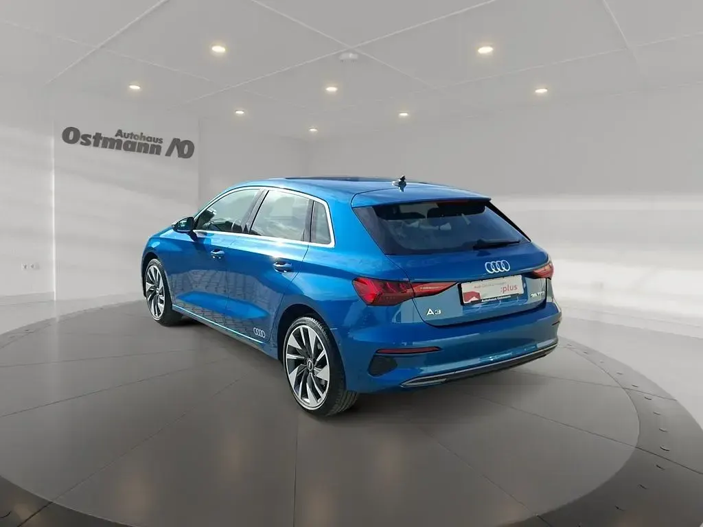 Używany Audi A3 Edition .1 150 KM (110 kW) 2021 Niebieski Sedan/Limuzyna