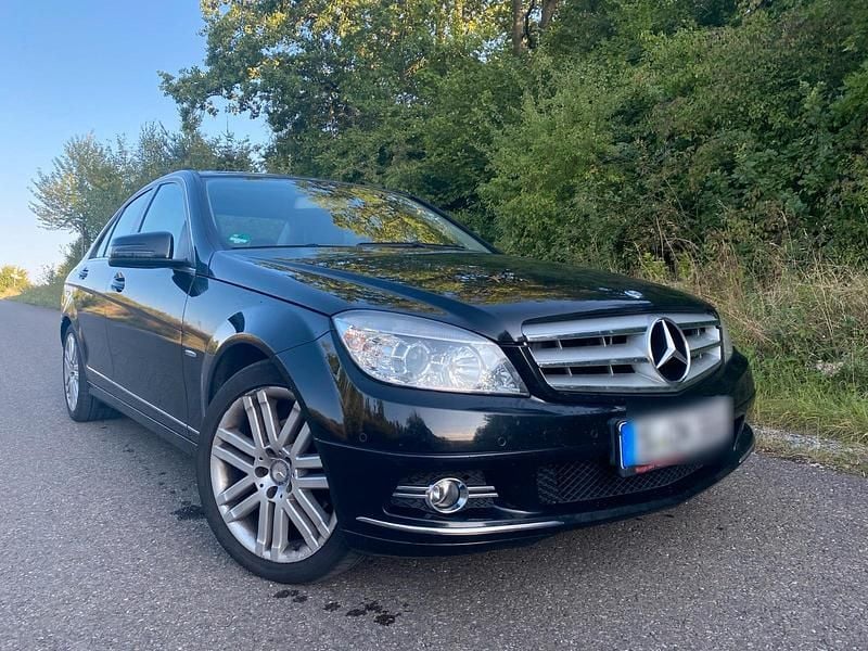 Schwarz Gebraucht 2010 Mercedes C180 Limousine | 5.500 € - Bild 1/4