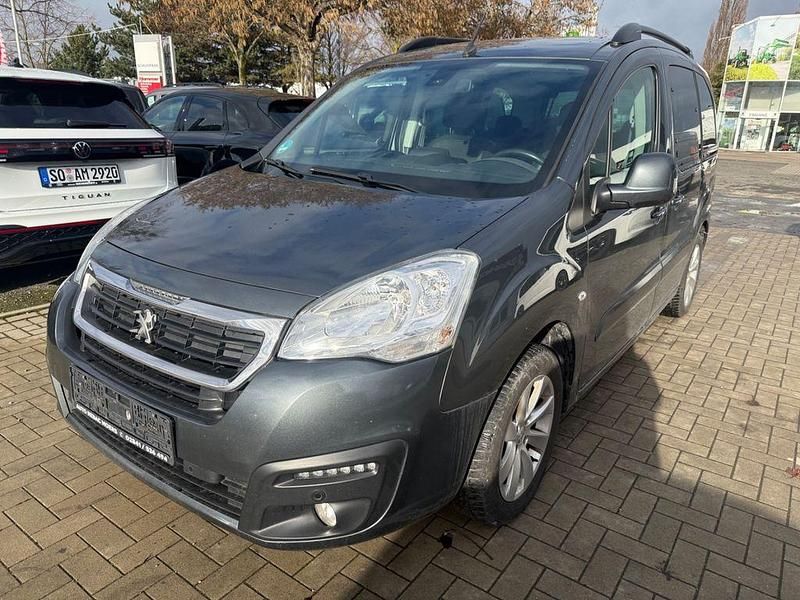 Gebraucht Peugeot Partner Tepee Allure 120 PS (88 kW) 2017 Grau Van / Kleinbus