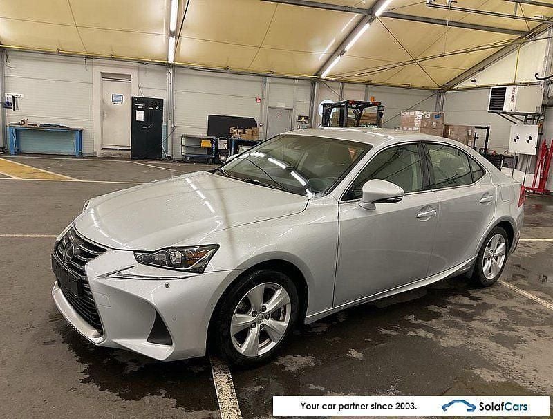 Gebraucht Lexus IS300h 181 PS (133 kW) 2018 Silber Limousine