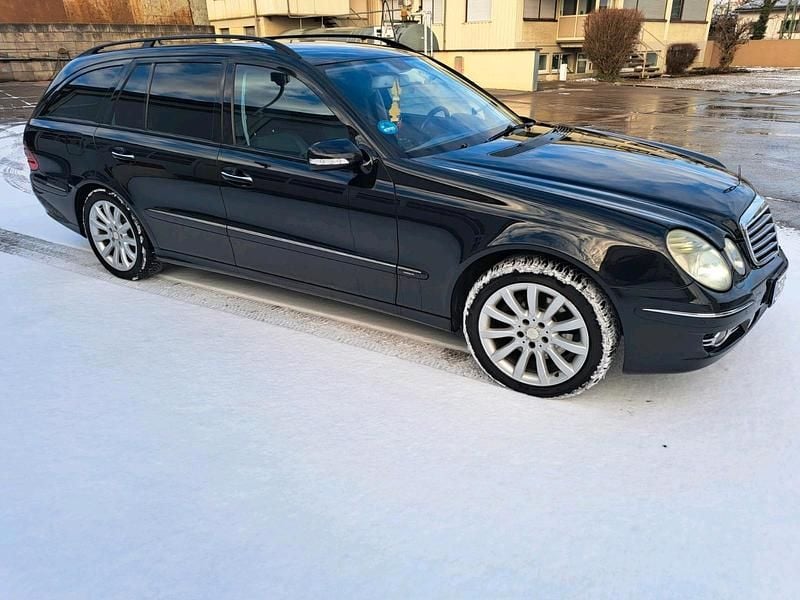 Schwarz Gebraucht 2008 Mercedes E320 Kombi | 4.000 € (Guter Preis) - Bild 1/4