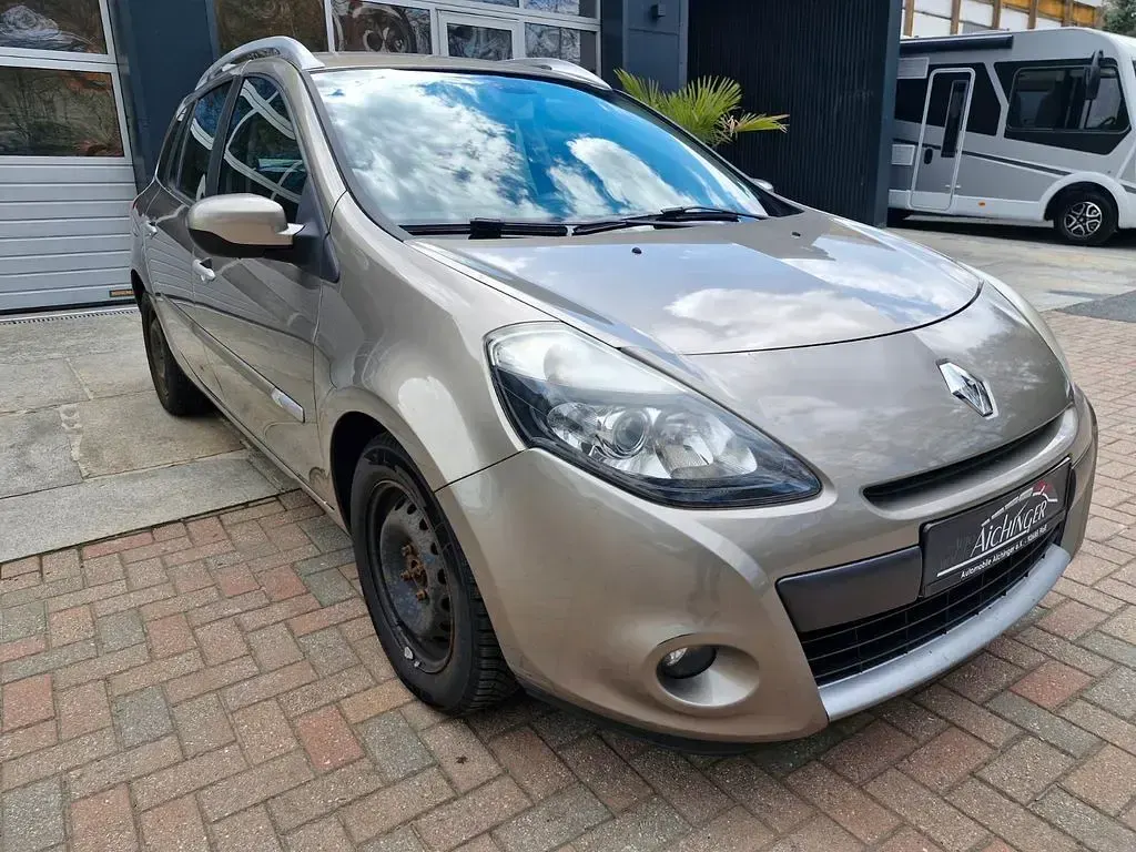 Brugt Renault Clio II Dynamique 101 HK (74 kW) 2010 Brun Sedan