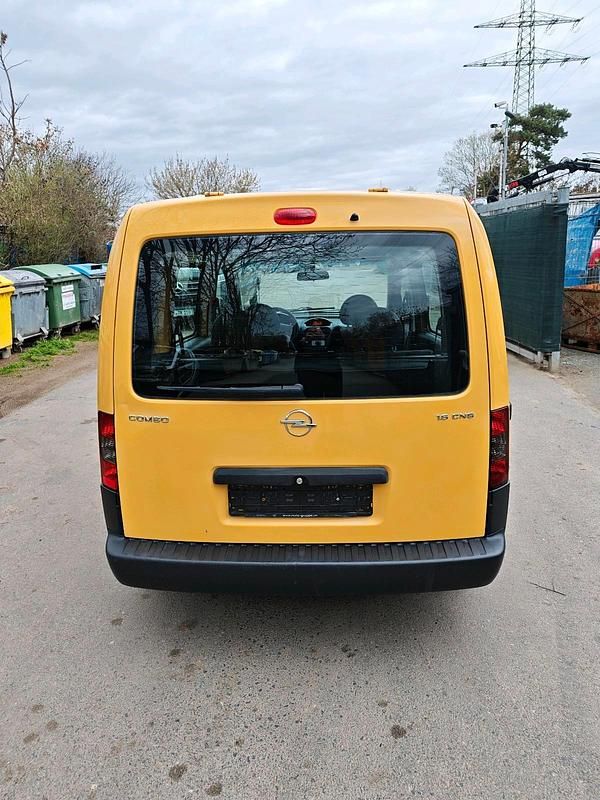 Gebraucht Opel Combo 97 PS (71 kW) 2006 Gelb Van / Kleinbus