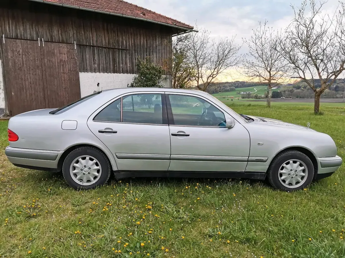 Brugt Mercedes E230 150 HK (110 kW) 1996 Sedan