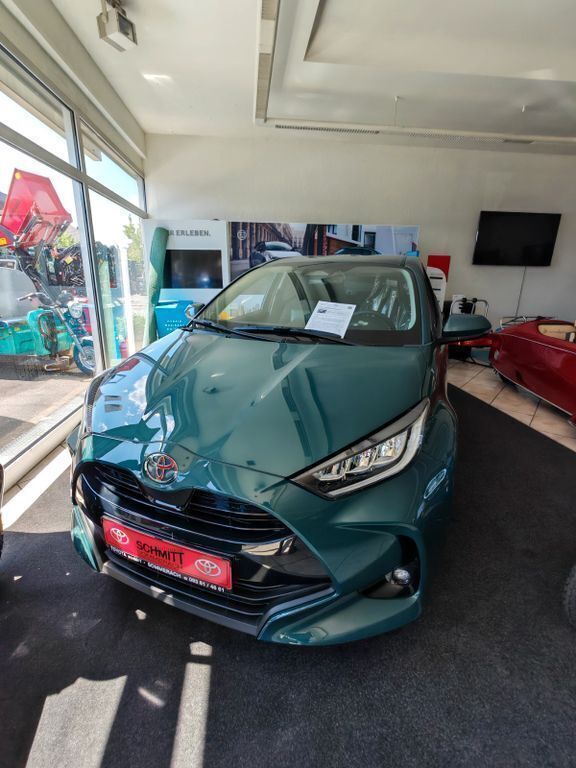 Neu 2025 Toyota Yaris Hybrid Limousine | 26.900 € (Fairer Preis) - Bild 1/4