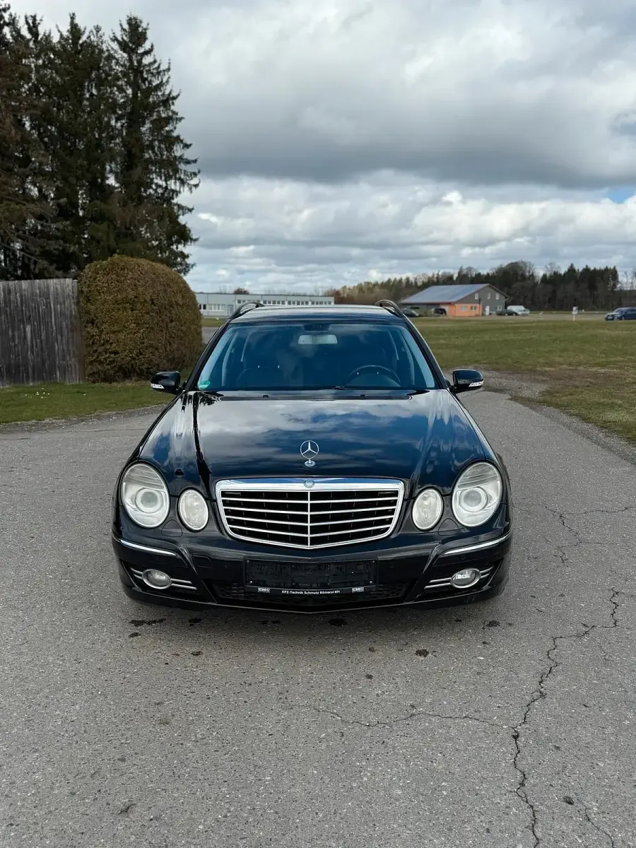 Gebraucht Mercedes E320 224 PS (164 kW) 2007 Schwarz Kombi