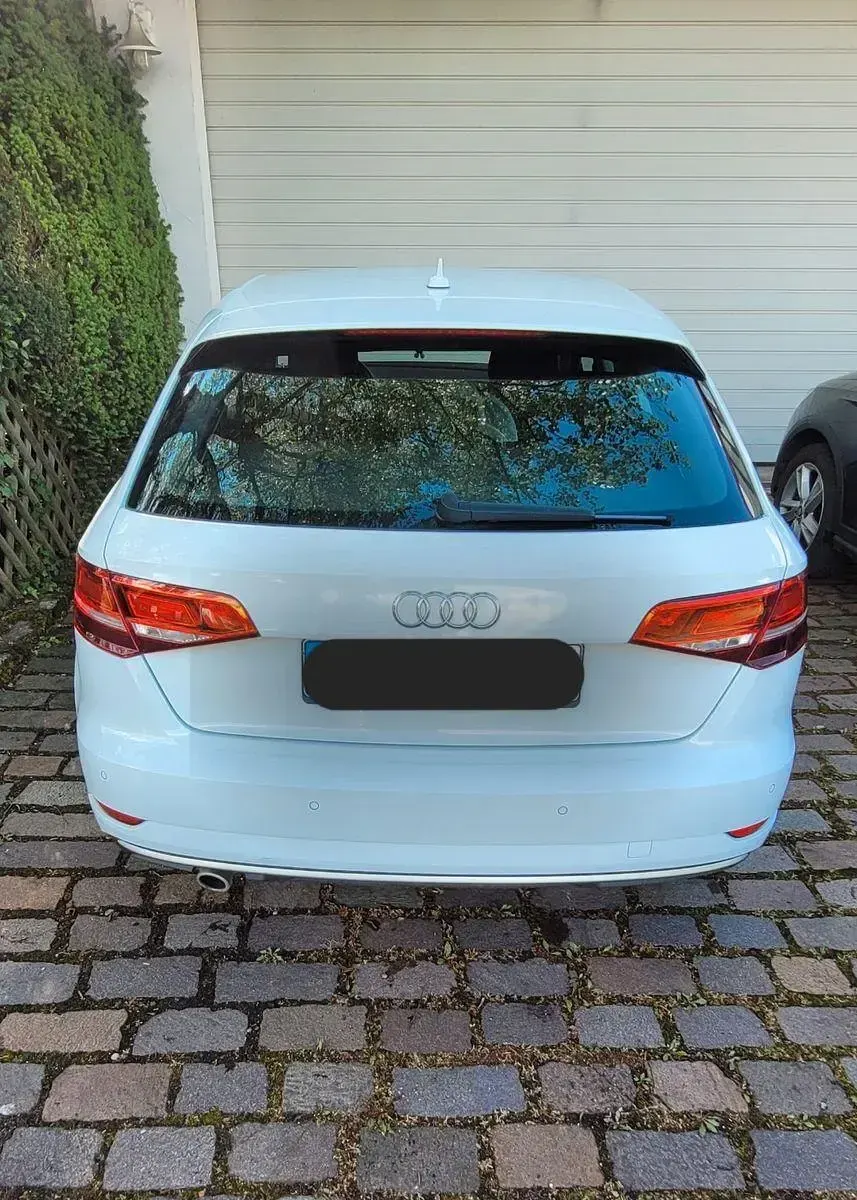 Gebraucht Audi A3 116 PS (85 kW) 2018 Weiß Limousine