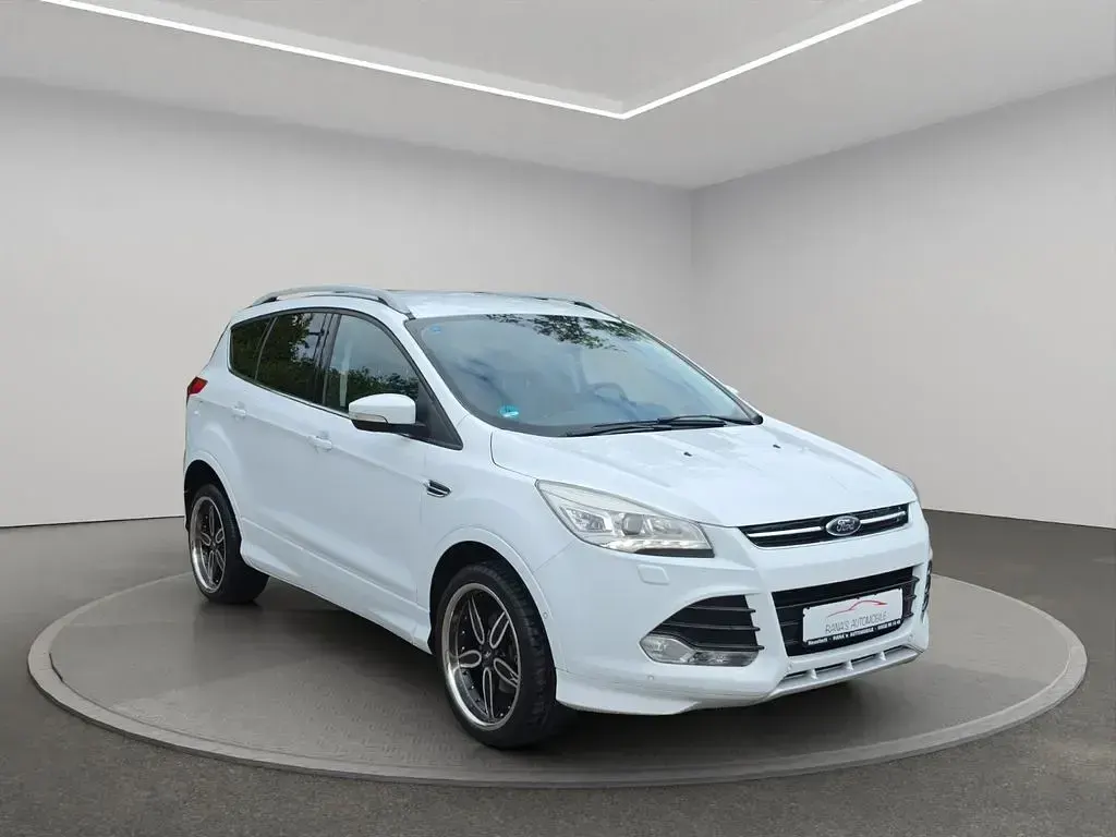 Gebraucht Ford Kuga Individual 150 PS (110 kW) 2015 Weiß SUV