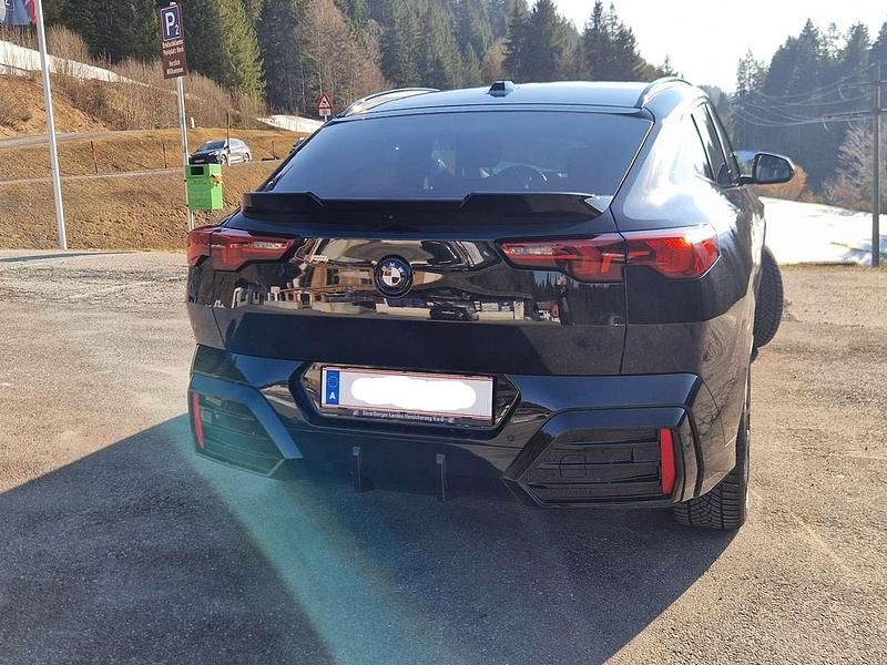 Gebraucht BMW iX2 M Sport 230 kW (313 PS) 2024 Schwarz SUV