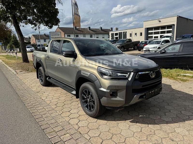 Neu Toyota HiLux 204 PS (150 kW) 2026 Manganbronze Pickup