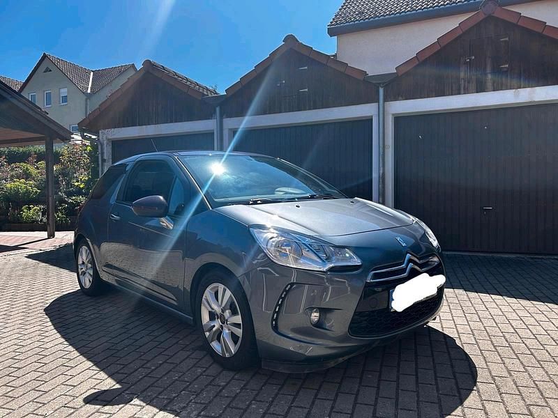 Grau Gebraucht 2011 Citroën DS3 Kleinwagen | 2.799 € (Superpreis) - Bild 1/4